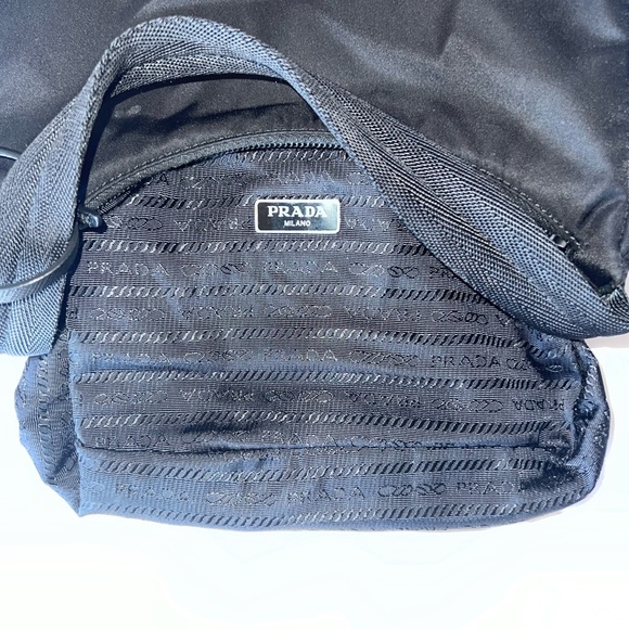 Prada Re-edition 2000 Handbag - Picture 12 of 15